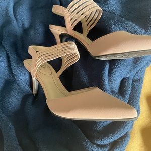 Life Stride Sanya Slingback Heels 8.5